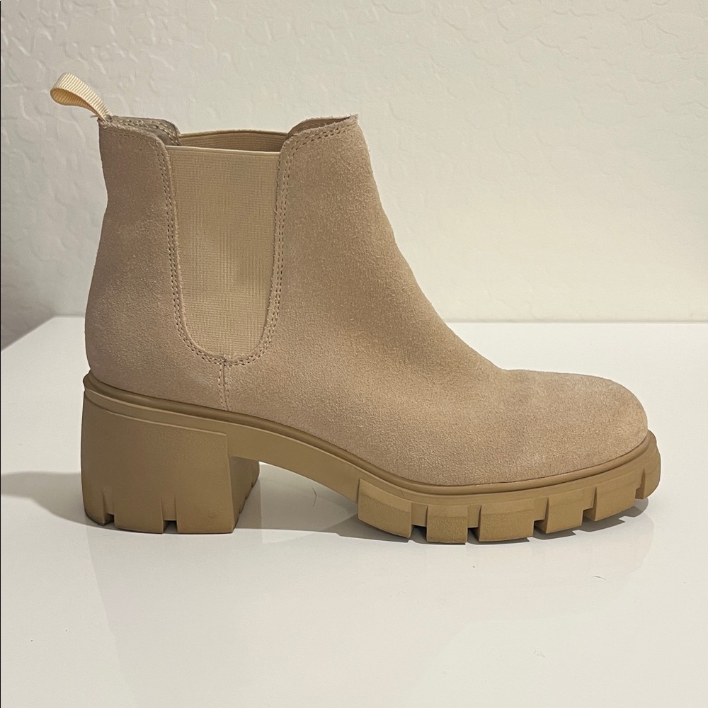 Steve Madden Howler Ankle Boot - Beige Suede